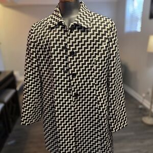 Chic Black and White Zigzag Women's Trench Coat